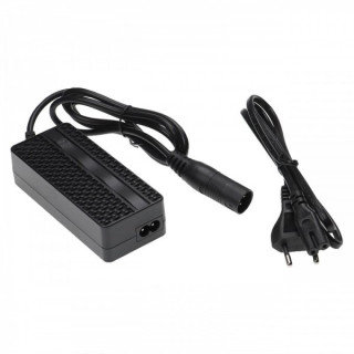 Töltő elektromos kerékpárokhoz, 24V / 29.4V / 2.0A / XLR csatlakozás